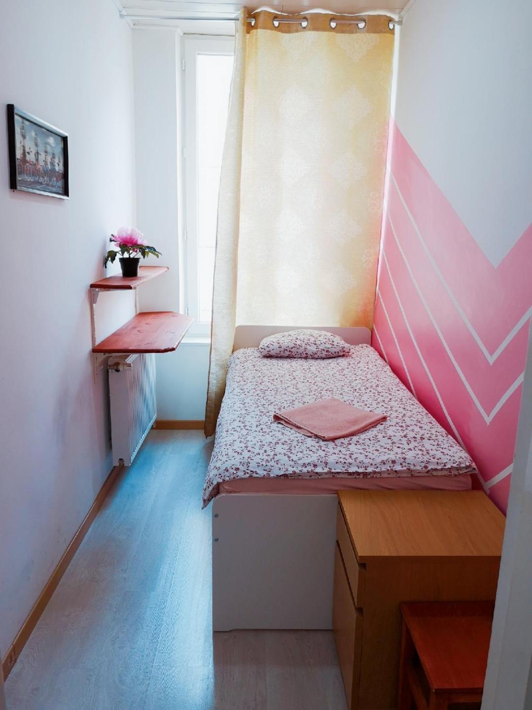 A Private Room For Backpacker Share Bathroom Bruksela Zewnętrze zdjęcie